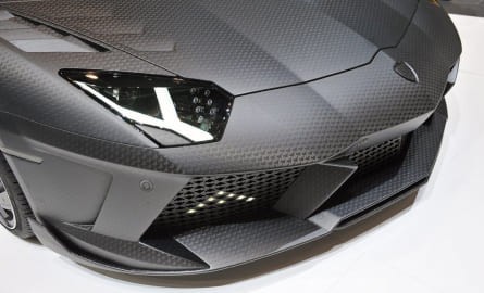 Передняя часть карбоновой Lamborghini
